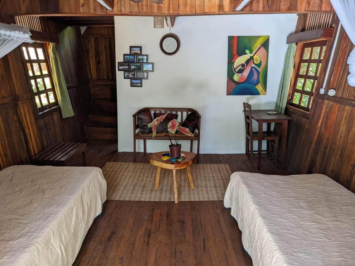 Les Acacias Bungalows Manambolo Eksteriør billede