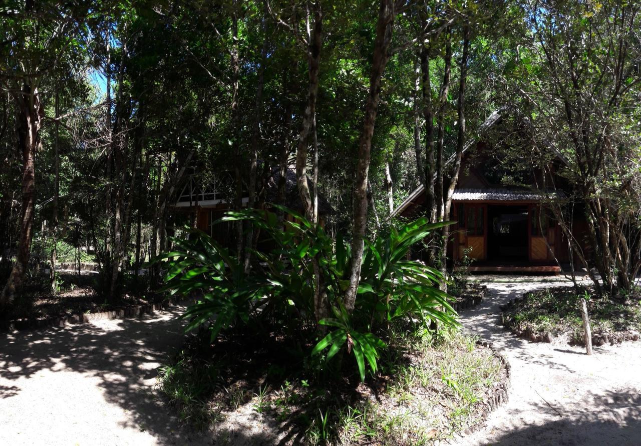 Les Acacias Bungalows Manambolo Eksteriør billede