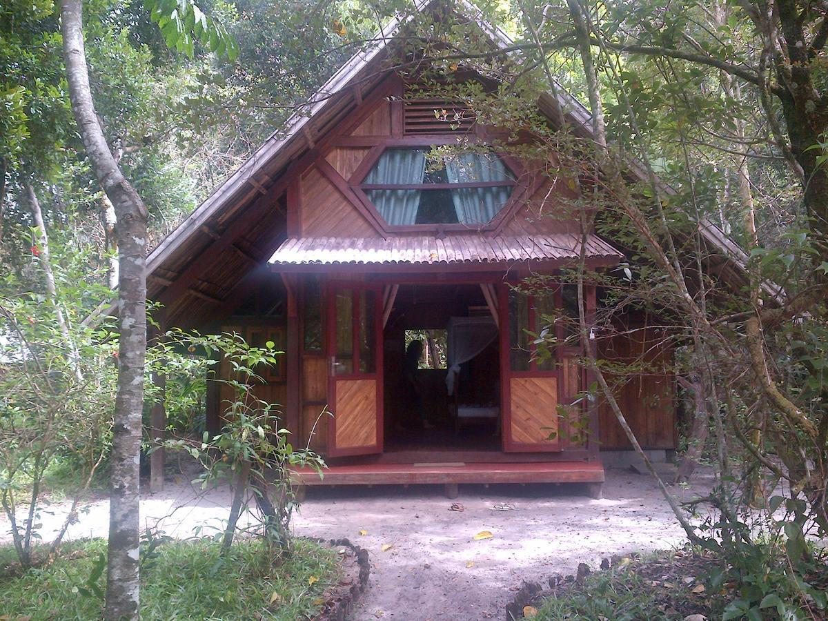 Les Acacias Bungalows Manambolo Eksteriør billede