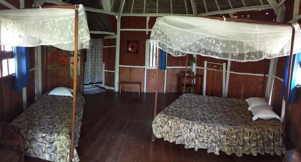 Les Acacias Bungalows Manambolo Eksteriør billede