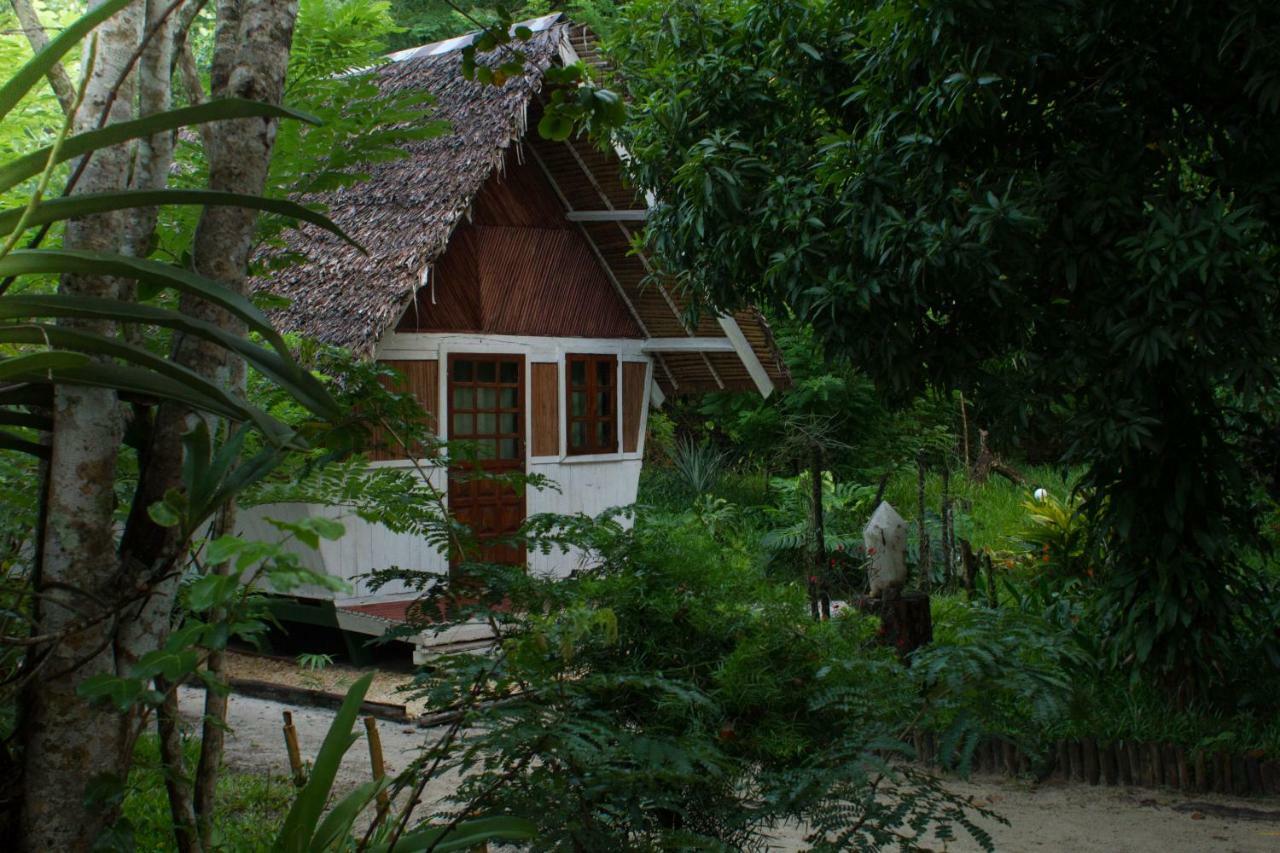 Les Acacias Bungalows Manambolo Eksteriør billede