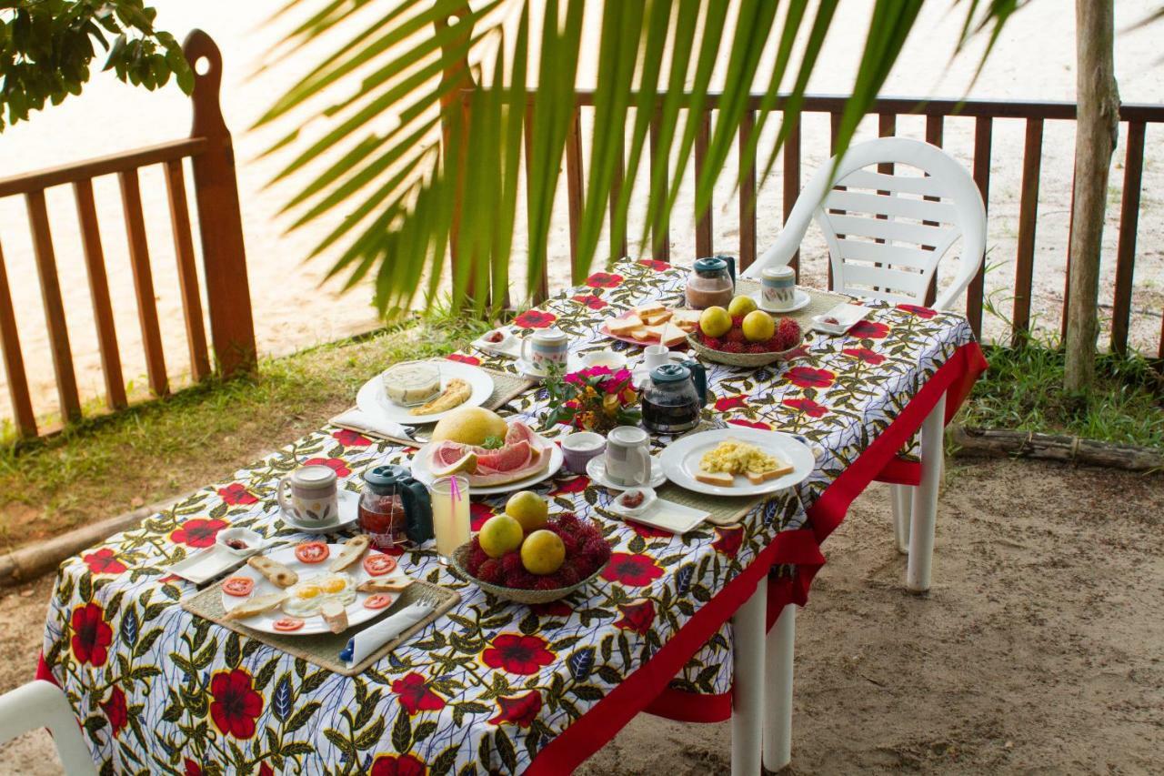 Les Acacias Bungalows Manambolo Eksteriør billede