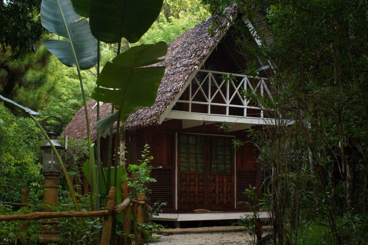 Les Acacias Bungalows Manambolo Eksteriør billede