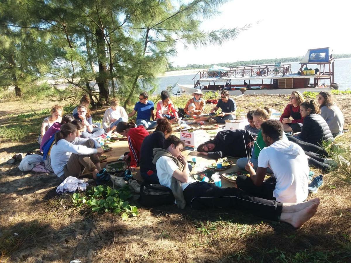 Les Acacias Bungalows Manambolo Eksteriør billede